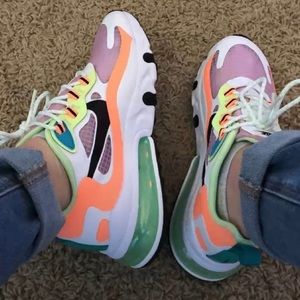 Nike| shoes|tennis shoes|women’s sneakers|colorful sneaker|air max|air max 270|